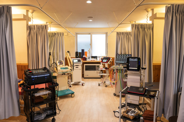 物理療法と治療室の写真